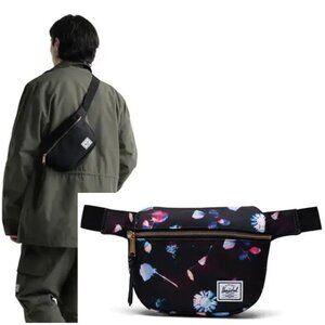 Herschel Fifteen Hip Pack Black Modern Floral Print Crossbody Bag Clip-Fastened